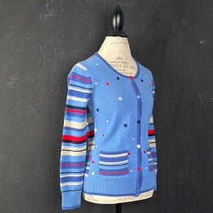 Vintage Tulchan Broderad Ullkofta - Blå & Röd Randig Prickig Stickning - Storlek S