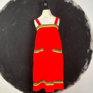 Vestido vintage de los 70 rojo y verde con ribete de zigzag - Minivestido estilo mod hippie con ribete arcoíris, talla XS