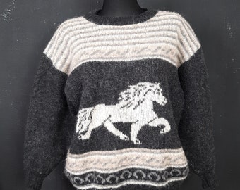 90s horse shoe equestrian knitted wool JUMPER sweater beige white animal black Christmas winter vintage ski lucky novelty unisex M