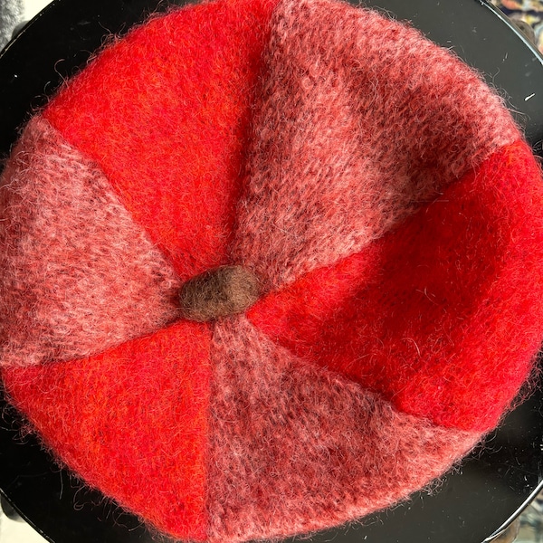 Années 70 Donegal Design mohair irlandais Irlande rouge marron laine duveteuse chapeau béret tam bonnet d'hiver bohème film vintage des années 70 tissé