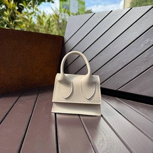 Umhängetasche, vegane Ledertaschen, kleine Crossbody Geldbörse für Frauen, stylische Handtasche im italienischen Stil, Kunstleder Geschenk für Schwester oder Sie