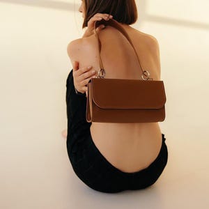 Bolsos bandolera pequeños y elegantes: compañeros de viaje perfectos, carteras de estilo boho y regalos personalizados para esposas o para ocasiones especiales