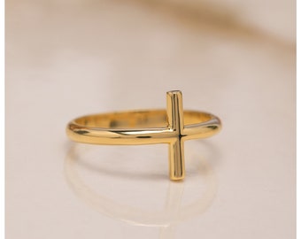 Signet Cross Ring, Sterling Silver Religious Symbol Jewelry, Cross Motif Statement Ring, Vintage-Inspired Handcrafted Ring, Gift for Mom