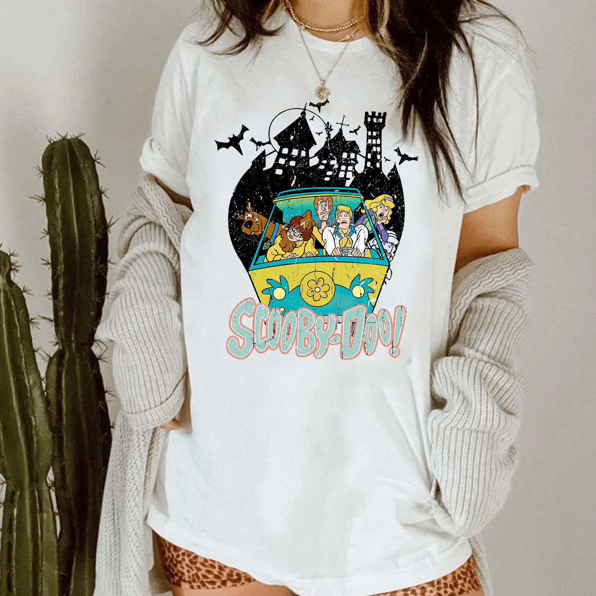 Discover Scooby Doo Halloween Retro T-Shirt