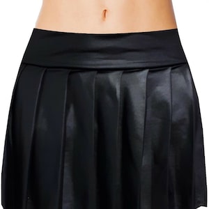 Faux leather pleated skirt size 20 top