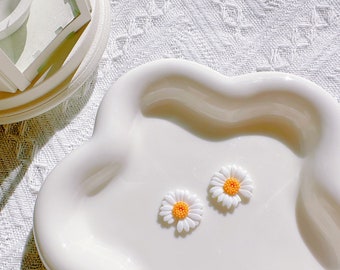White Daisy Earrings,Floral Earrings,Birthday Gift For Her,Fun Daisy Flower Earrings,Christmas Gift,Flower Blossom Earring,Little Daisy Gift