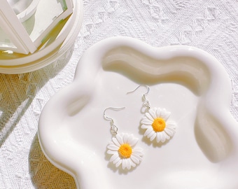 Daisy Dangle Earrings,Floral Drop Earrings,Birthday Gift,Fun Daisy Flower Earrings,Christmas Gift,Flower Blossom Earring,Little Daisy Gift