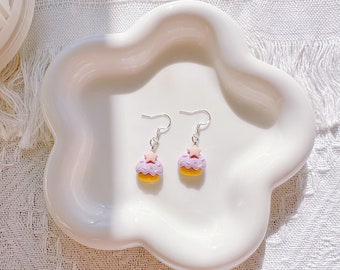 Pendientes colgantes de cupcake estrella, pendientes lindos, regalo para niña, pendientes funky, regalos de cumpleaños, pendientes divertidos adorables, pendientes de pastel de estrella, pendiente de estrella