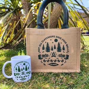 Ensemble cartable et tasse Forest | Tasse en céramique de 11 oz | Cadeau pour chef d'établissement forestier | Petit sac fourre-tout Forest School | Apprentissage en plein air | Camper