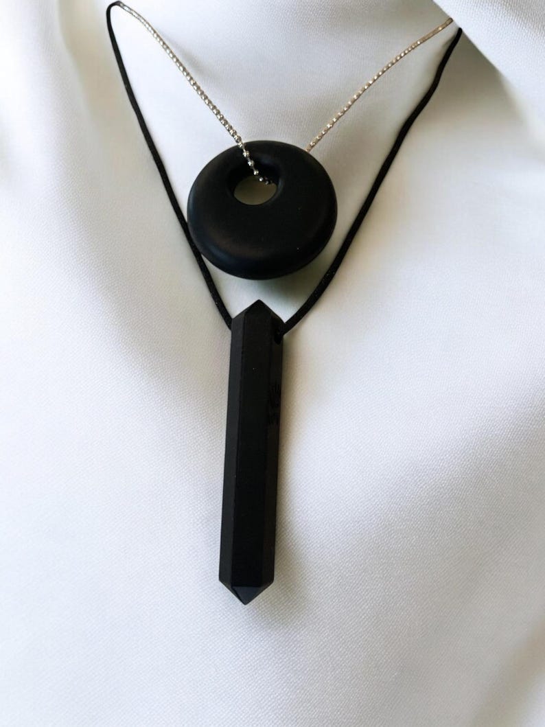 Collar masticable con colgante Black Chewlry, collar de silicona masticable para estimular la mente. imagen 13