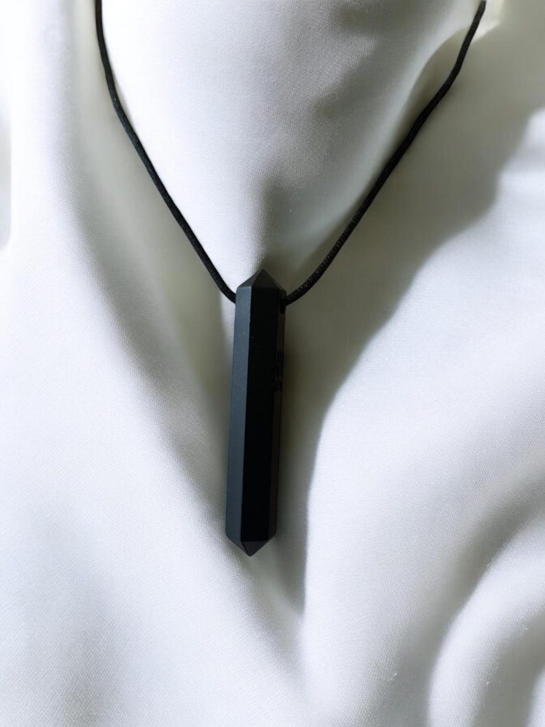 Collar masticable con colgante Black Chewlry, collar de silicona masticable para estimular la mente. imagen 16