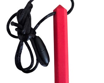 Collar masticable con colgante Red Chewlry, collar de silicona masticable para estimular la mente.