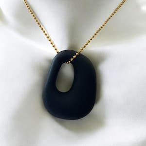 Collar masticable con colgante Black Chewlry, collar de silicona masticable para estimular la mente. imagen 20