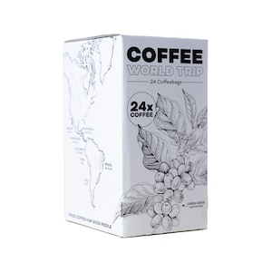 Könnte beinhalten: Eine weiße Box mit einer Schwarzweißillustration einer Kaffeepflanze und einer Karte von Amerika. Die Box trägt die Aufschrift "Coffee World Trip" und "24 Coffeebags".