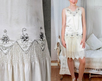 1920s White Silk Dress with Silver Glass Beads//women’s flapper style dress//Size S