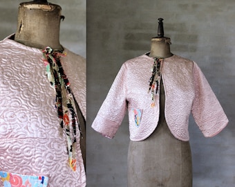 1930s Vintage Bed Jacket/Loungewear/Boudoir//Pink Satin//Art Deco Quilted Jacket//Size M