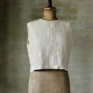1950s Vintage Sand Lace Top/Blouse//Sleeveless//Made in Denmark//Size L