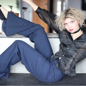 1970s Navy Blue High Waisted Flare Pants // Size M