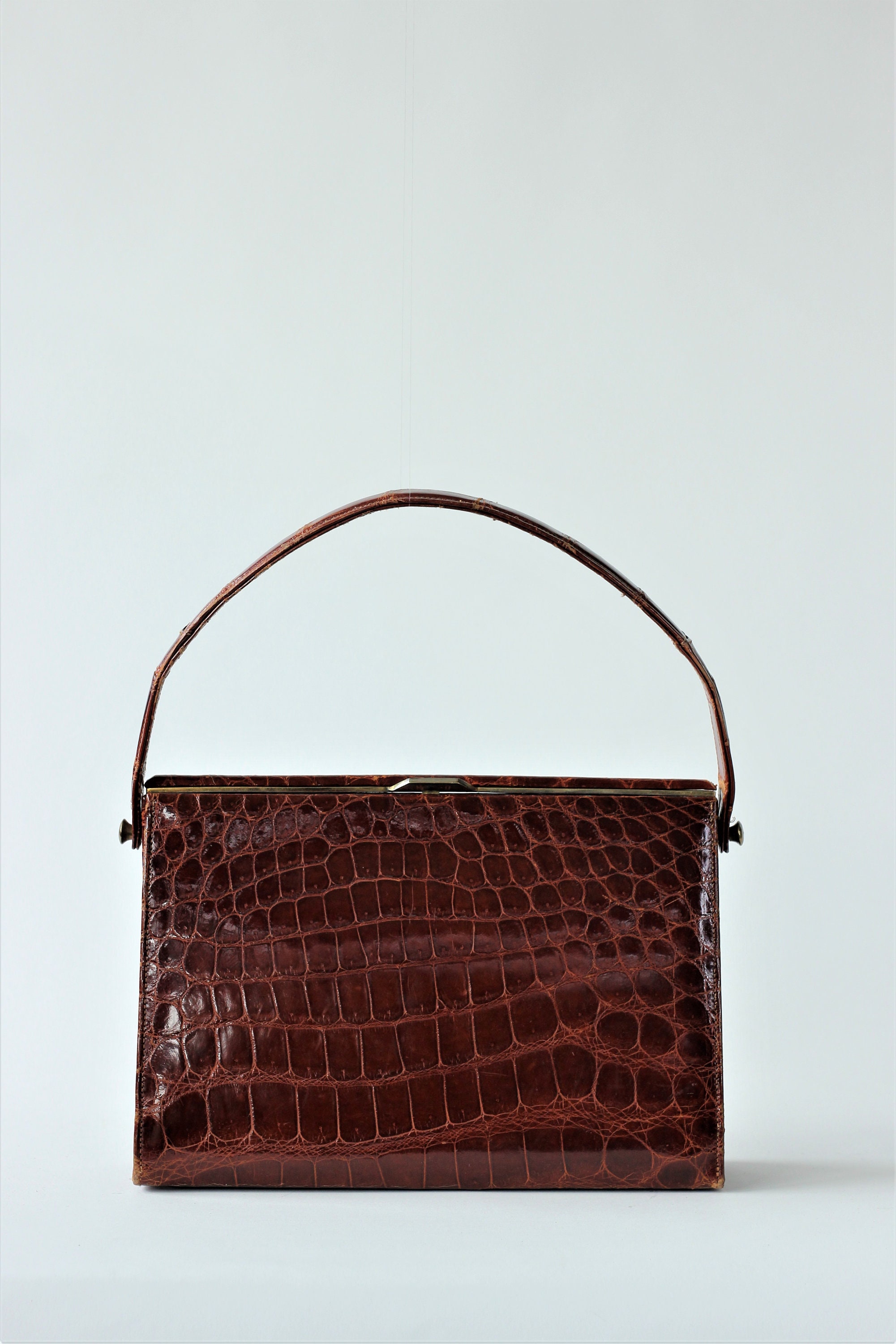 Sac poign e sup rieure en cuir des ann es 1950 Motif crocodile