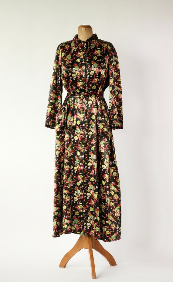 1940s Black Maxi Robe/Housecoat //Novelty Print /… - image 4