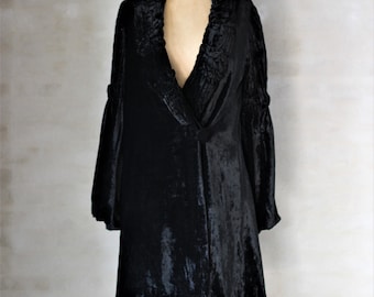 1920s Black Silk Velvet Opera Coat//Art Deco Flapper Coat//Size M/L