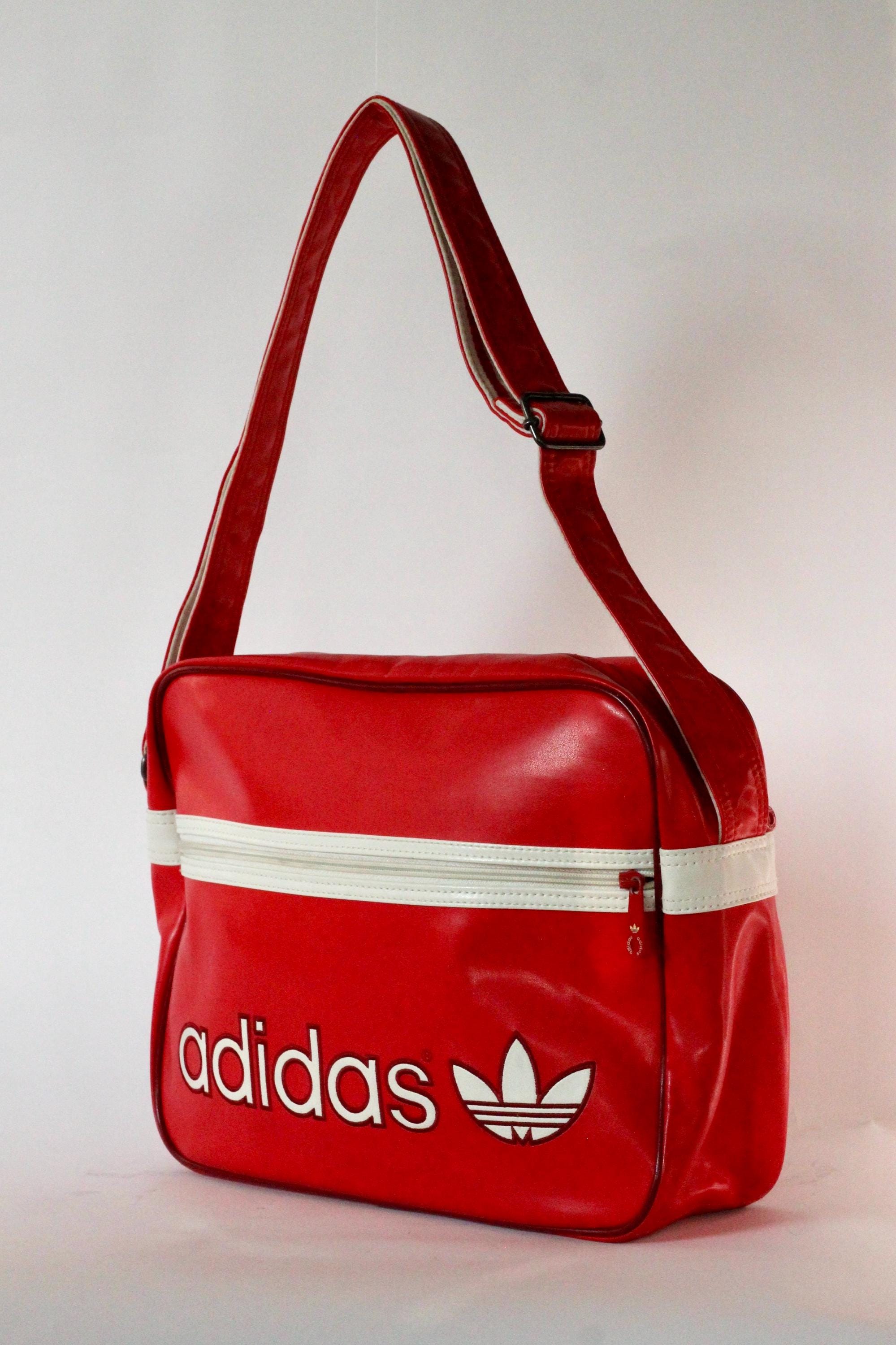 美品● adidas アディダス ハンドバッグ RETRO ARCH Y2K 1980年代のヴィンテージ アディダス レッド スポーツバッグ - Etsy 日本