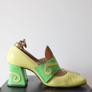Vintage 1960&#39;s heels // Original 1960&#39;s yellow and green iconic statement shoes // Swinging sixties iconic 60s shoes // US 6-7 EU 37-38