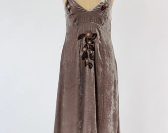 Vestido de veludo vintage Y2K // Flores bordadas // Sem mangas // Rützou // Tamanho M