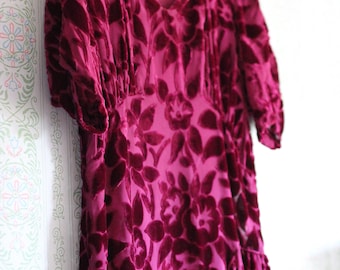 1930s 1940s Vintage Dark Purple Chiffon Dress with Velvet Flowers // Evening Gown // Short Sleeves // Size S/M