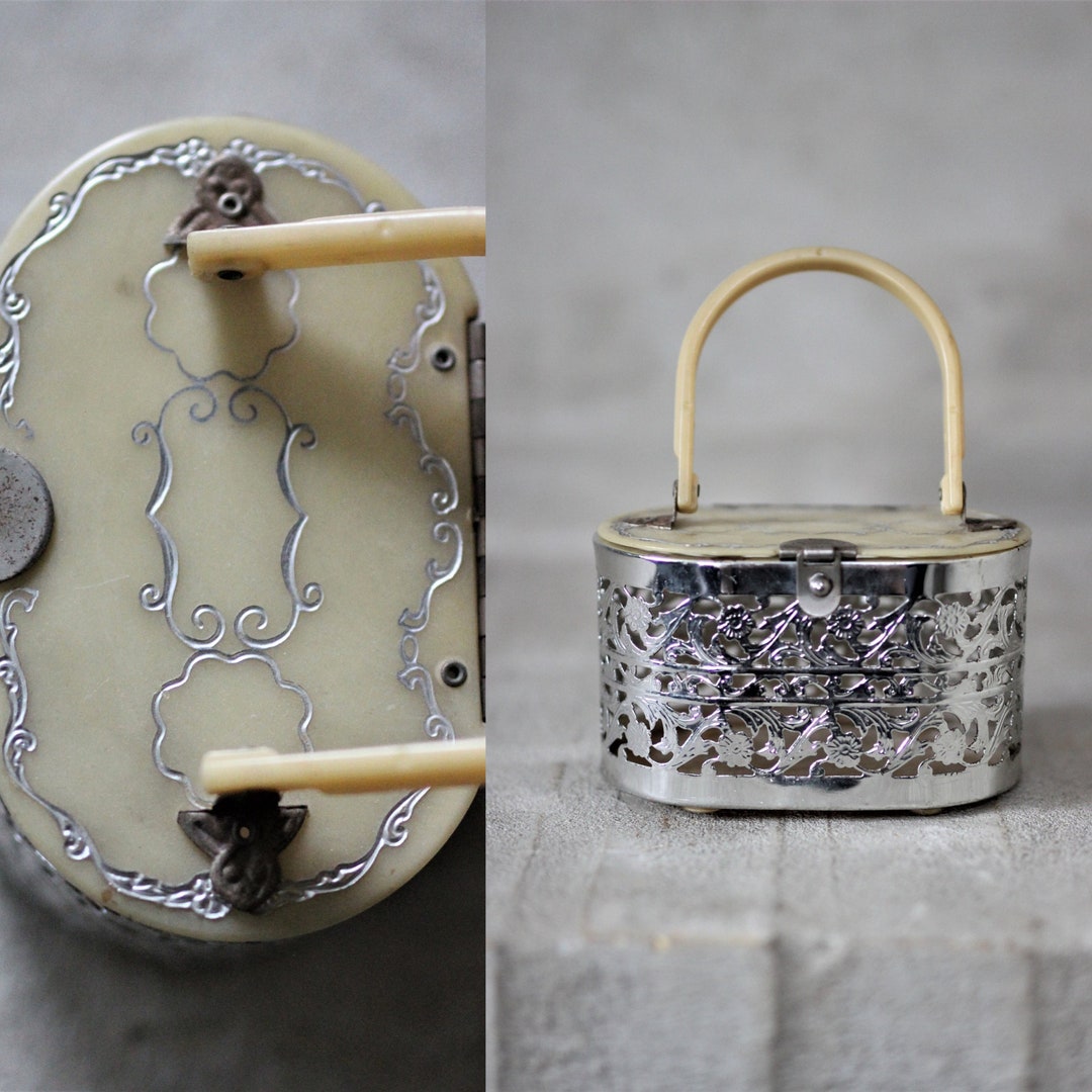 1950s Lucite Metal/celluloid Box Handbag/filigree Floral Deko - Etsy