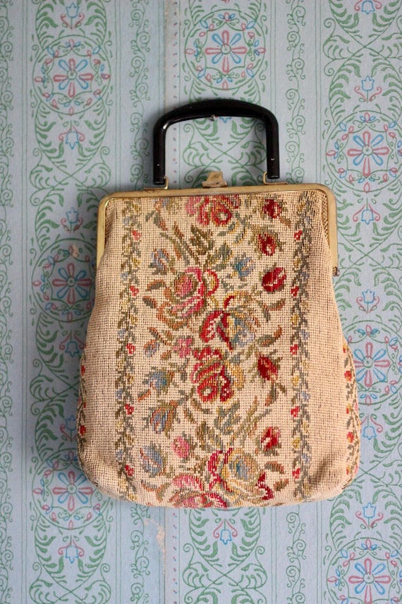 1930s 1940s Vintage Needlepoint Embroidered Handbag // Golden Frame // Black Handel