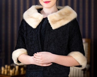 1950s Black bolero/jacket with white mink collar//Size M/L