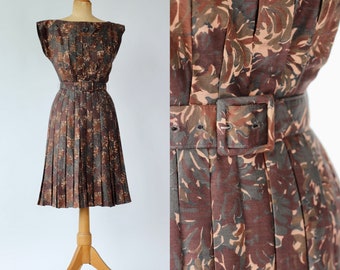 1950s R&K Originals brown sleeveless belted dress with abstract floral print//Pleated skirt and top