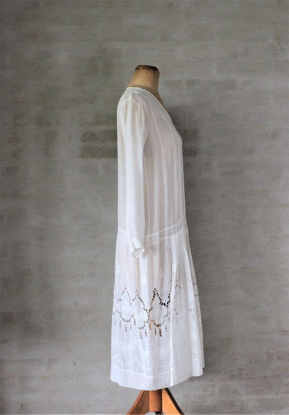1920s White Cotton Dress with Embroidery // Underdres… Gem
