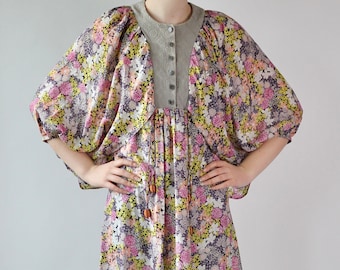 Vintage Flower Silk Dress with Butterfly Sleeves//Danish Design//Baum und Pferdgarten//Size S