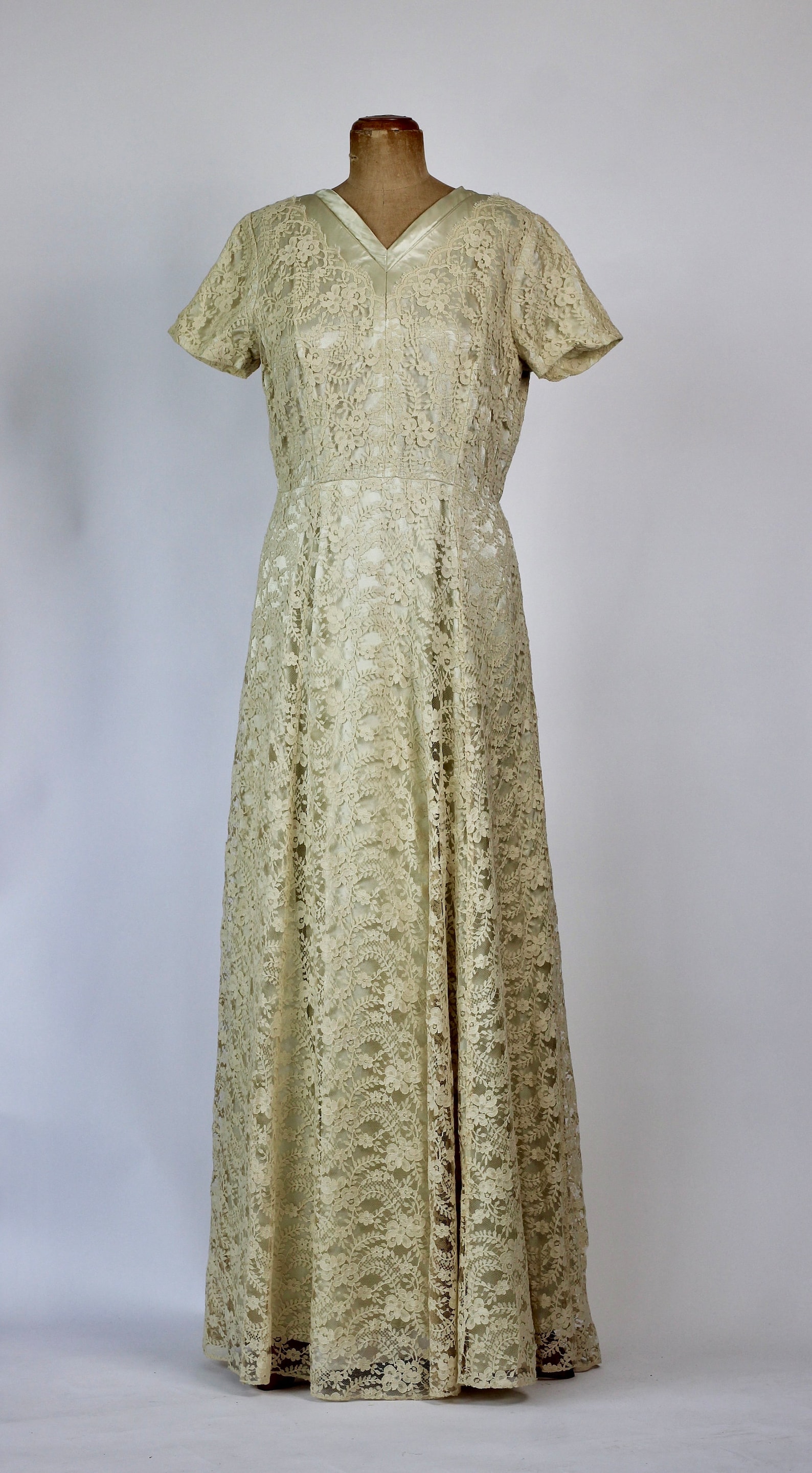 Vintage 1950s Waxed Cotton Yellow Floral Belted Dress | XS/S