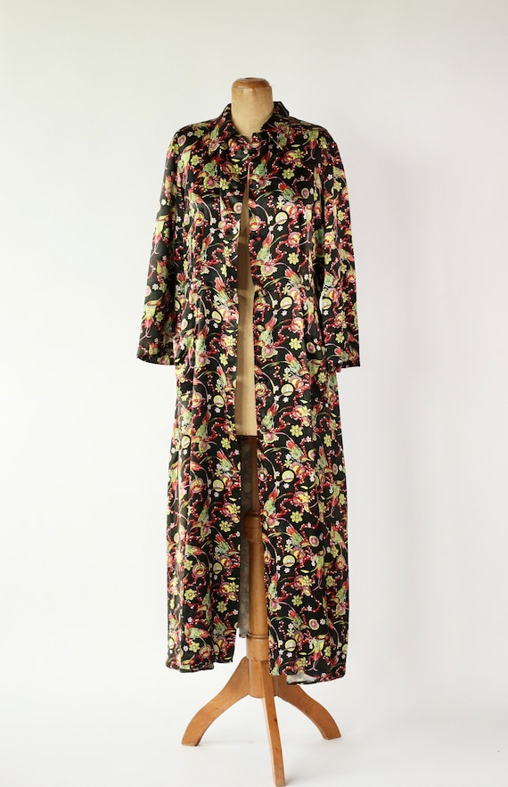 1940s Black Maxi Robe/Housecoat //Novelty Print /… - image 3