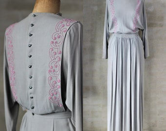 1940s Light Grey Silk Dress with Pink Beads//Size M