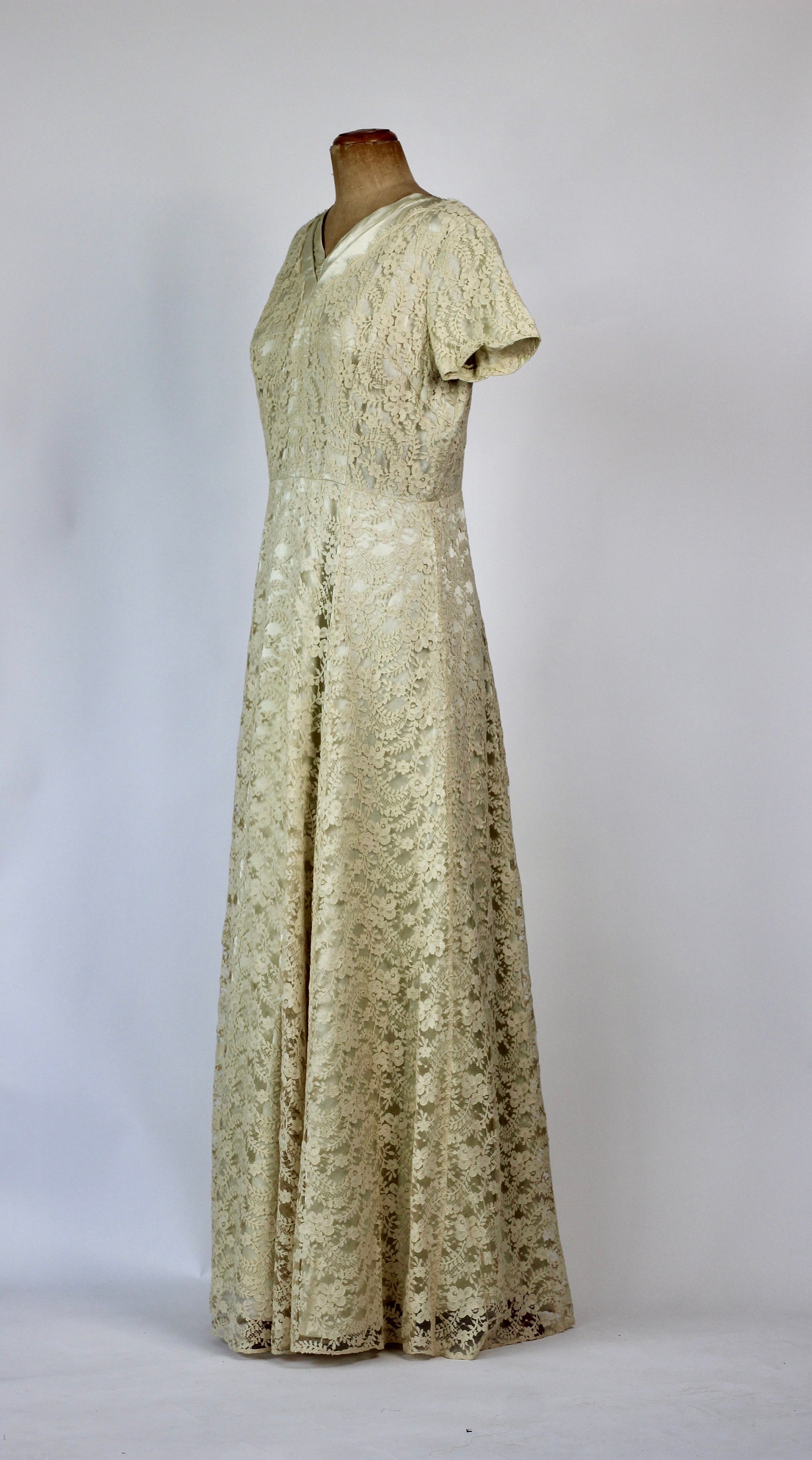 Insane 1950s Yellow Floral Cotton Wrap Robe Maxi Dress