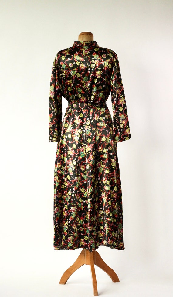 1940s Black Maxi Robe/Housecoat //Novelty Print /… - image 7