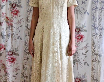 1950s Pale Yellow Lace/Satin Maxi Dress//Evening Grown //Size L/XL