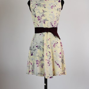 1960s Vintage Pale Yellow/Sand Silk Mini Dress with Floral Print//Drop Waist//Size S/M