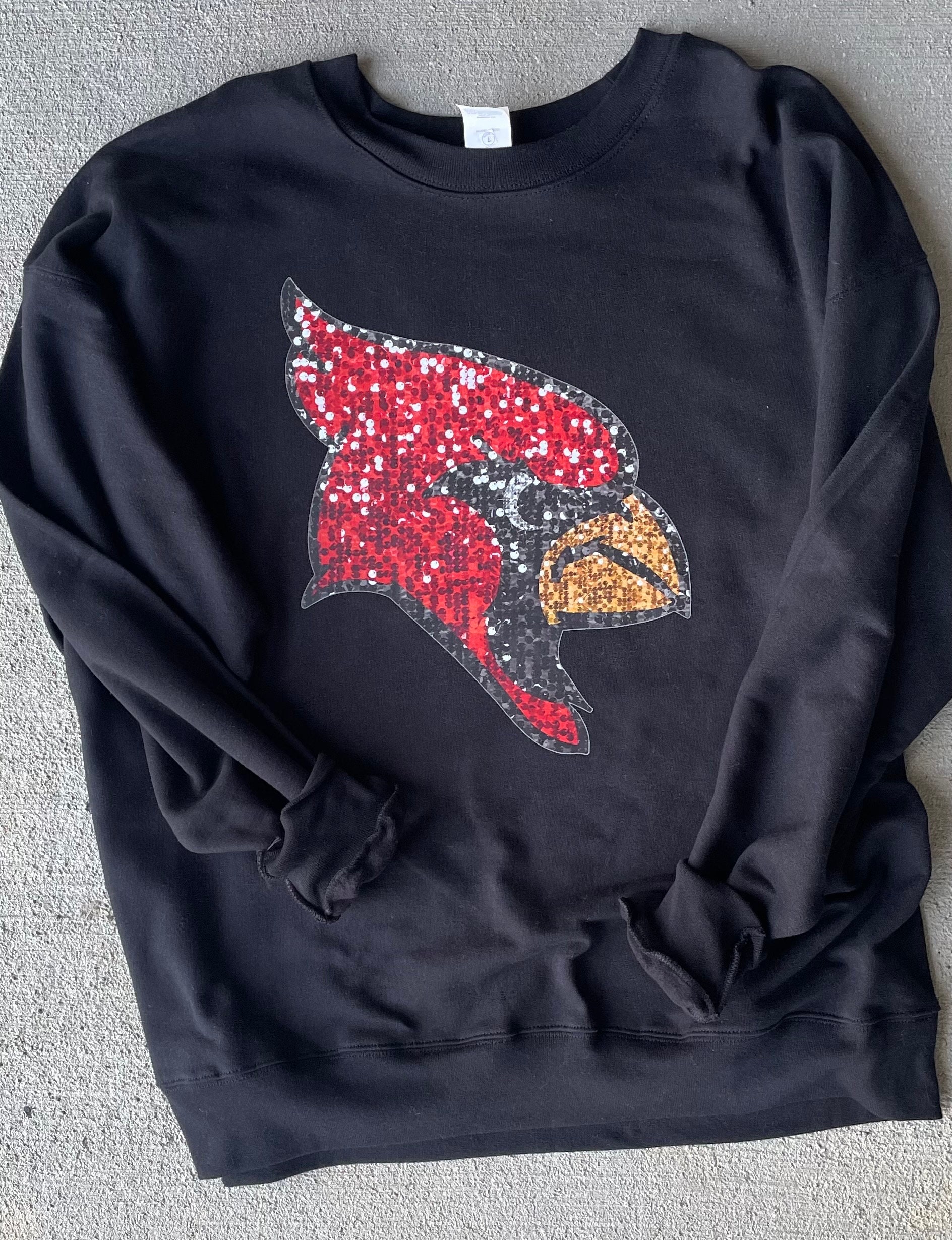 CustomCat Louisville Cardinals Vintage NCAA Basketball Crewneck Sweatshirt Black / 3XL