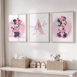 Arte de parede personalizada da Minnie Mouse para quarto de meninas, decoração com nome personalizado da Minnie, conjunto de 3 impressões, arte de parede para quarto de meninas, decoração de berçário da Minnie Mouse