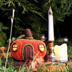 Pumpkin house Crochet Pattern, thanksgiving decor, Halloween decor, amigurumi pumpkin pattern in English