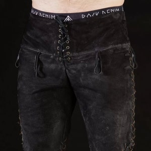 Wikinger-Lederhose, schwarze Lederhose für LARP und Mittelalter-Events, handgefertigte Ragnar-Wikinger-Rüstung | Halloween-Kostüm
