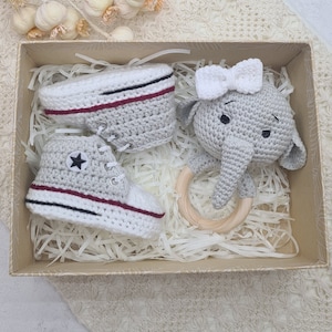 Knitted shoes for babies, baby booties, newborns, baby shoes from 0-3,3-6,6-9,9-12 months, gift, baptism, birthday, sneakers.