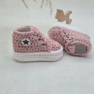 Knitted shoes for babies, baby booties, newborns, baby shoes from 0-3,3-6,6-9,9-12 months, gift, baptism, birthday, sneakers.