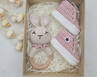 Knitted shoes for babies, baby booties, newborns, baby shoes from 0-3,3-6,6-9,9-12 months, gift, baptism, birthday, sneakers.