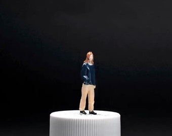 ModellerArt/Girl in Dark Blue Top/1:64 Miniature Model/Creative Scene Macro Shooting/Moss Decoration/Mini Resin Model